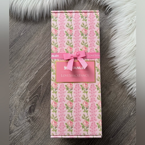 🎀 NIB Stanley X LoveShackFancy All Day Slim
Bottle | 12oz Blooming Heirloom - Picture 8 of 11